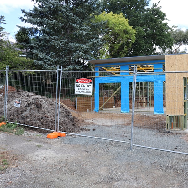 do you deliver and install temporary fencing and what's the cost for this in Dowell MD